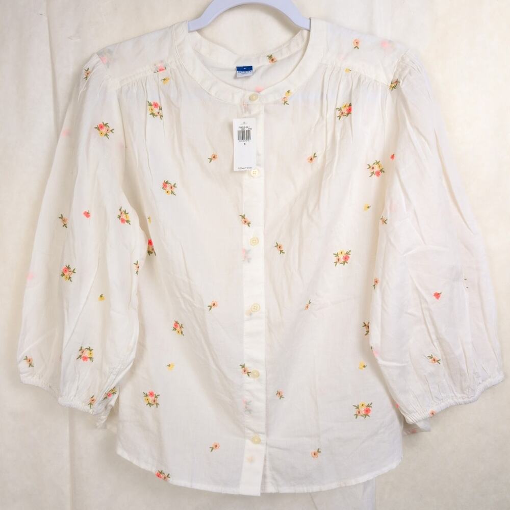 New Old Navy ivory floral embroidered button up top Size Small Dainty Boho Retro